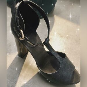 Brunello Cucinelli Sz 38 Black Leather Adjustable T-Strap 🌙 Toe Wood Block Heel